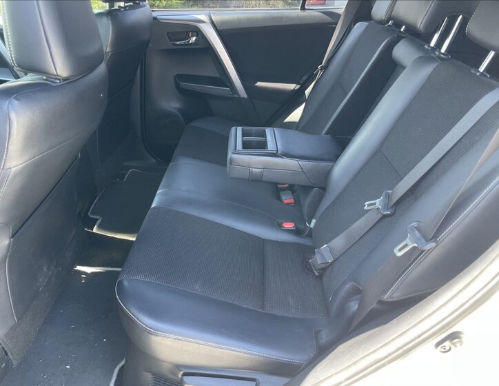 Toyota RAV4 SUV / Terénní 2,5 l 145 kw