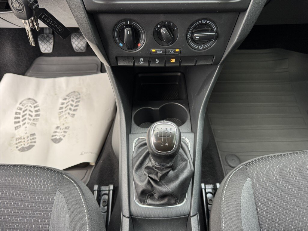 Škoda Rapid Sedan / Limuzína 1,2 l 63 kw