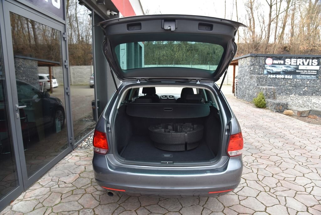 Volkswagen Golf Kombi 1,6 l 77 kw