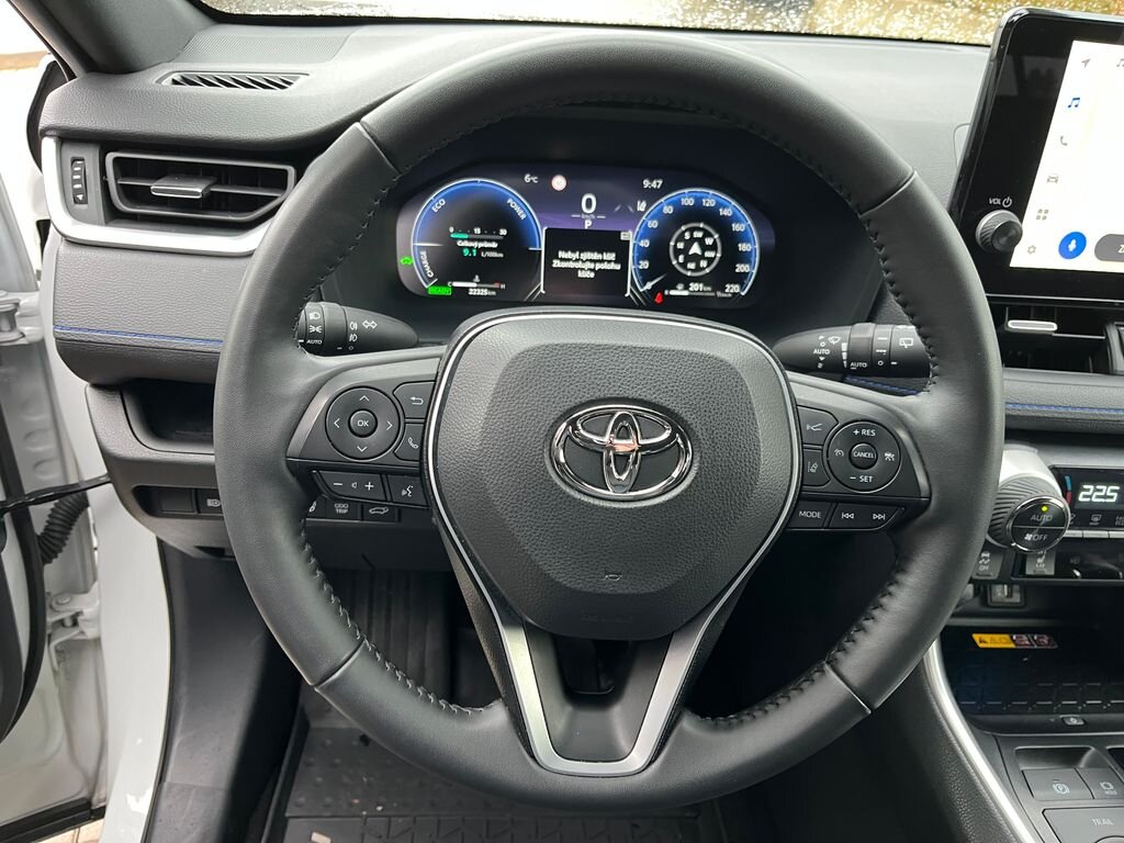 Toyota RAV4 SUV 2,5 l 131 kw