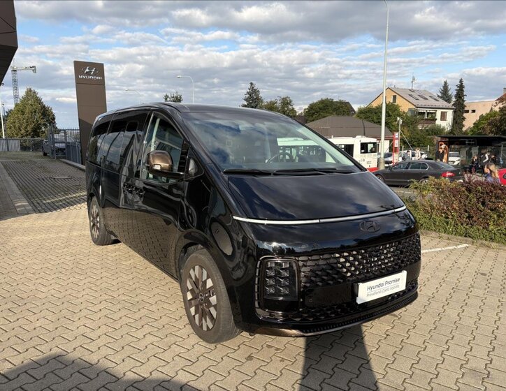 Hyundai Staria MPV 2,2 l 130 kw