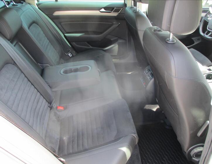 Volkswagen Passat 11