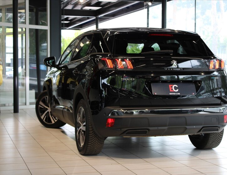Peugeot 3008 SUV 1,6 l 165 kw