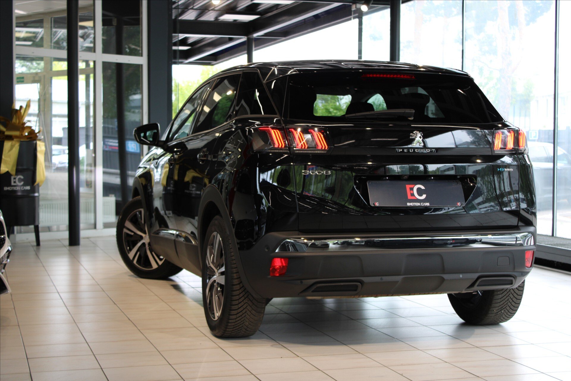 Peugeot 3008 SUV 1,6 l 165 kw