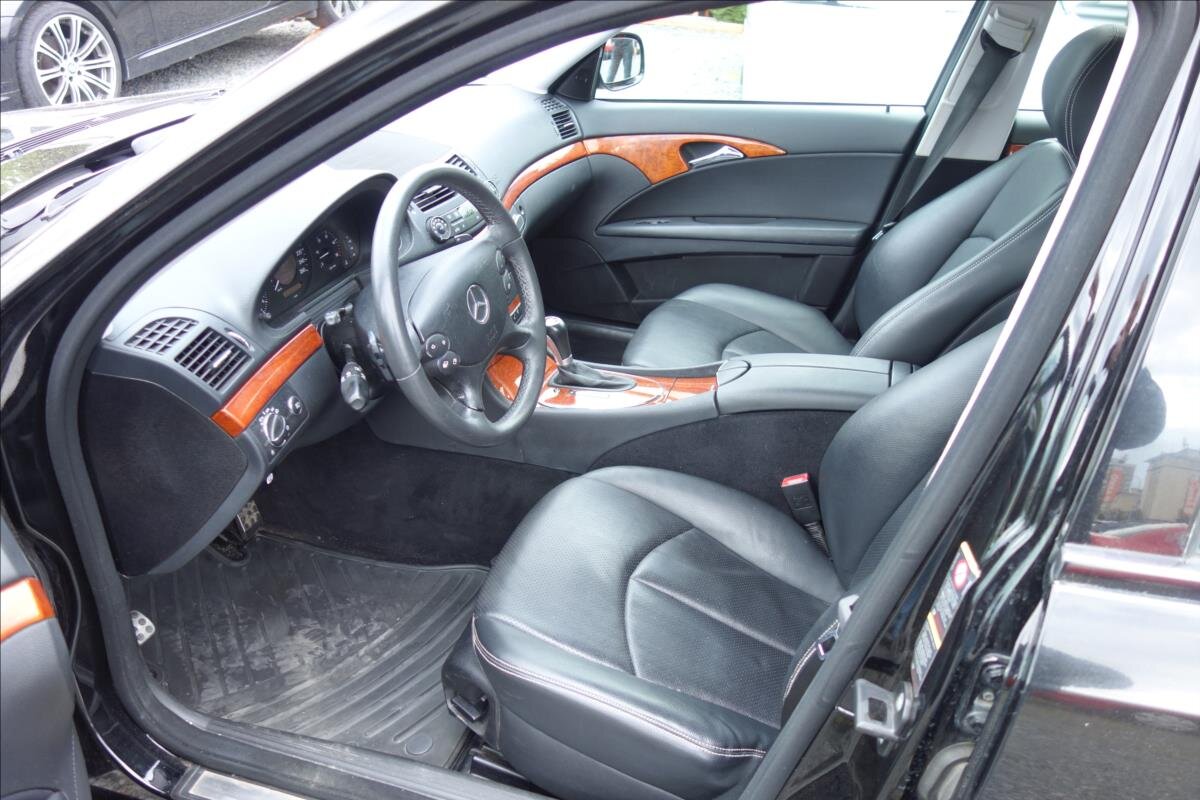 Mercedes-Benz Třídy E Sedan / Limuzína 3,0 l 140 kw