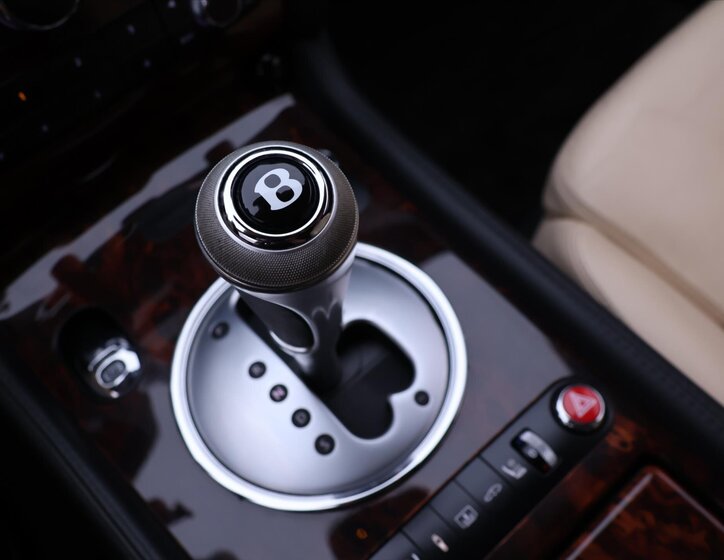 Bentley Continental Flying Spur Sedan 6,0 l 412 kw