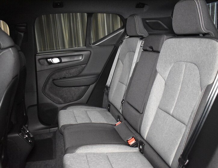 Volvo XC40 SUV / Terénní 2,0 l 120 kw