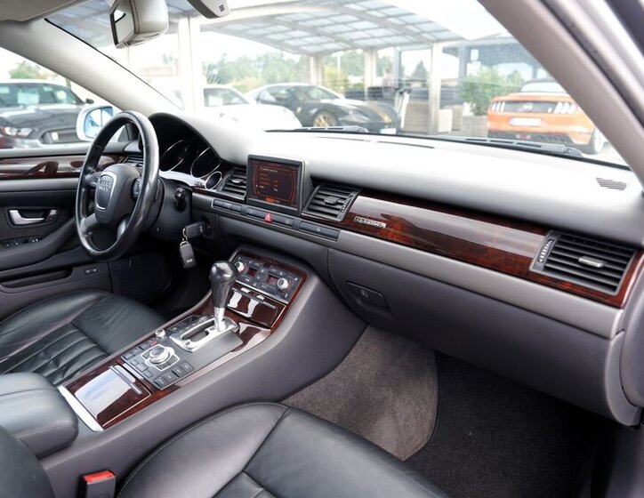 Audi A8 Sedan 3,0 l 171 kw