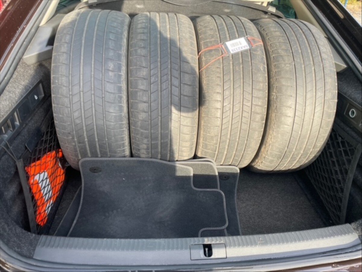 Škoda Superb Sedan / Limuzína 2,0 l 110 kw