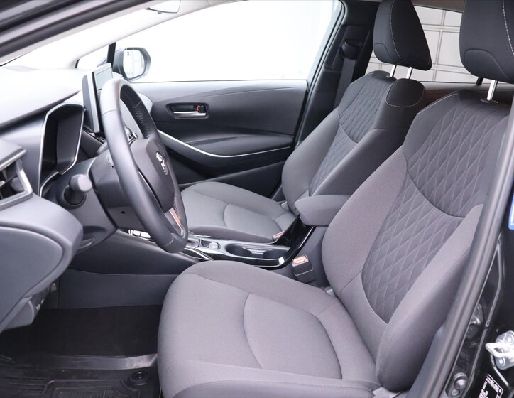 Toyota Corolla Sedan / Limuzína 1,5 l 92 kw