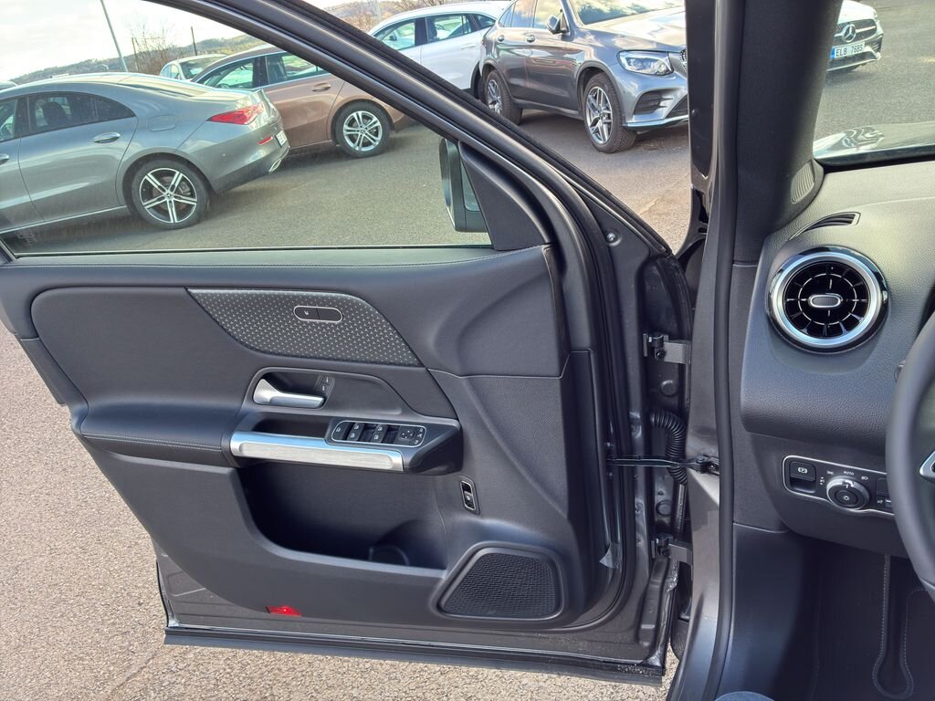 Mercedes-Benz GLB SUV / Terénní 2,0 l 85 kw