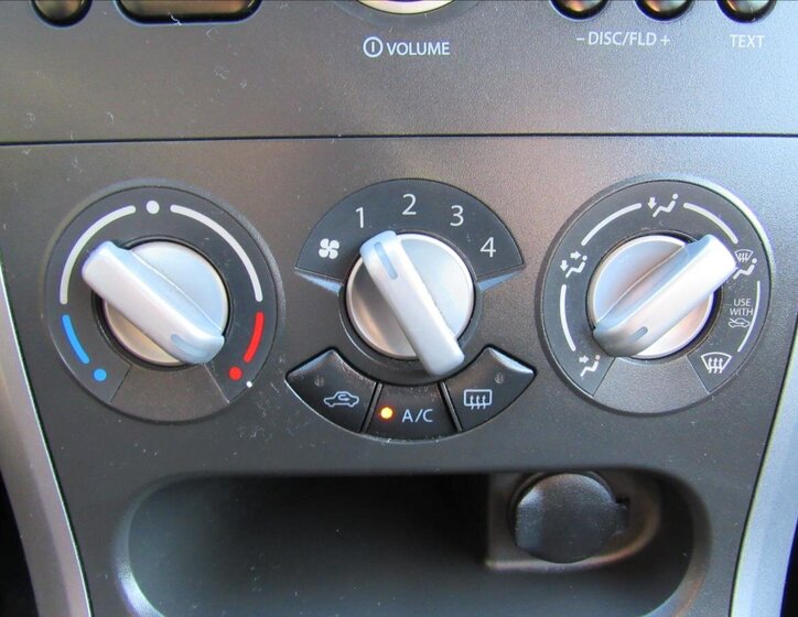 Suzuki Splash Hatchback 996,0 48 kw