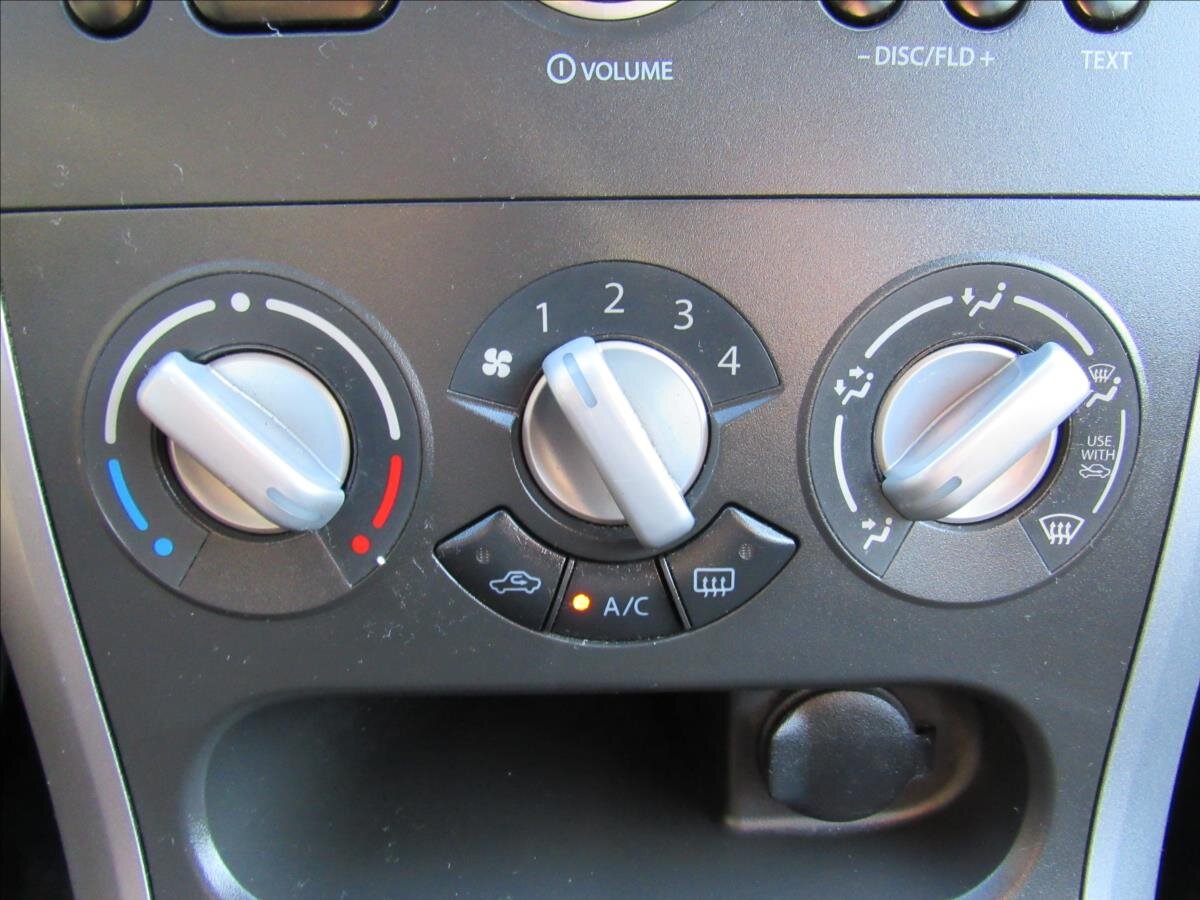 Suzuki Splash Hatchback 996,0 48 kw