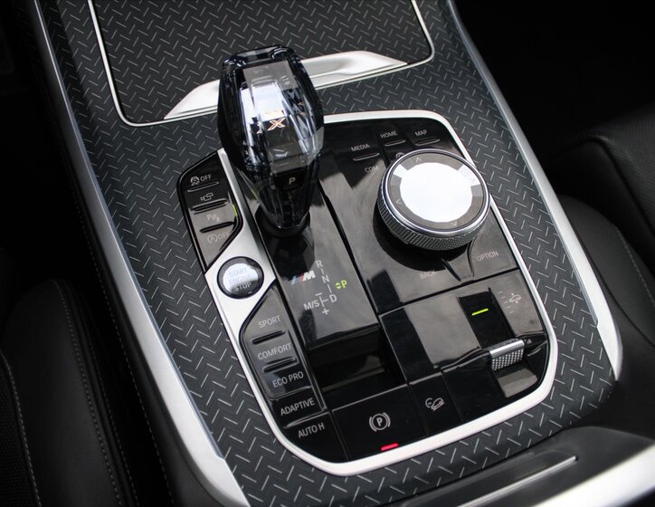 BMW X7 SUV 4,4 l 390 kw