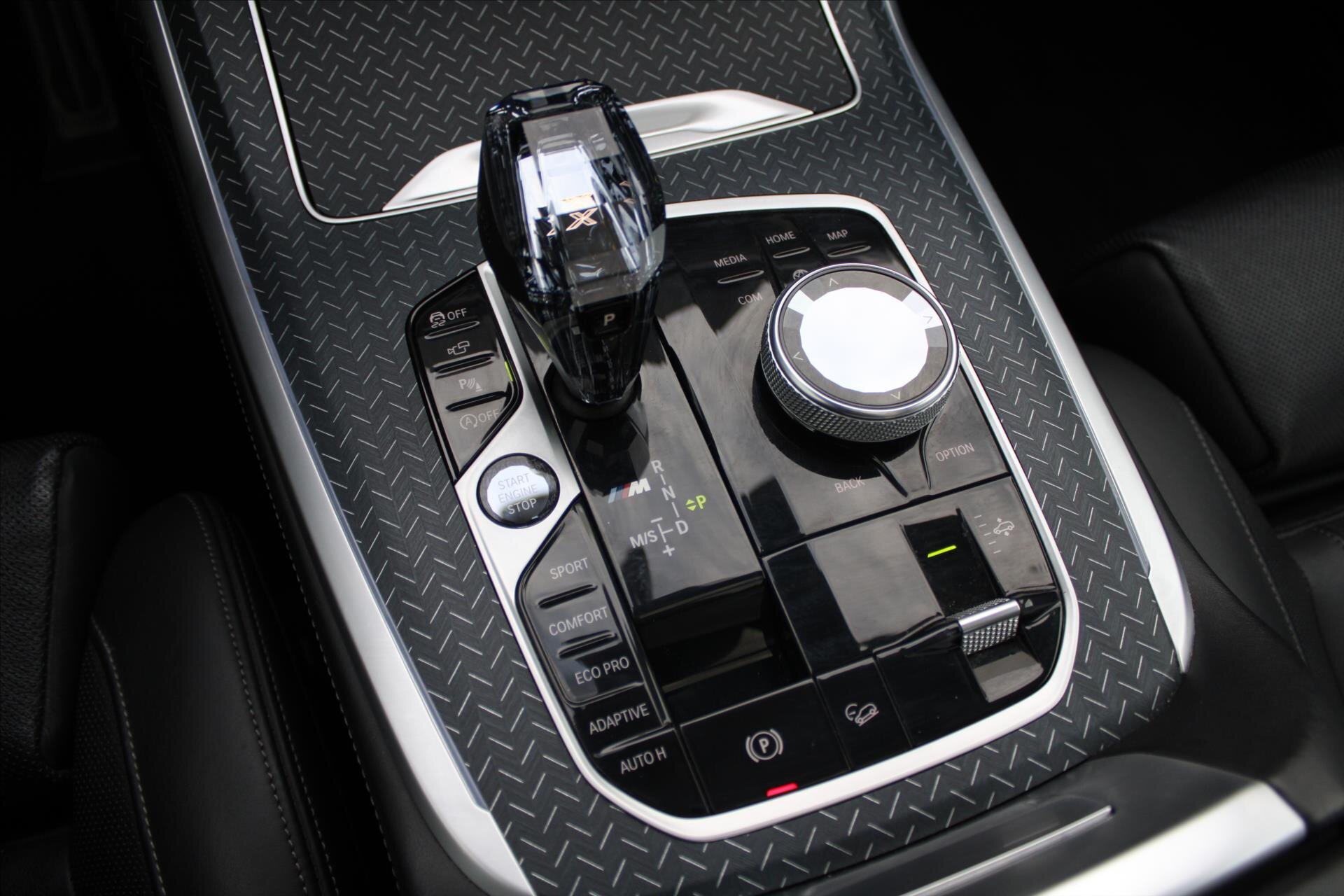 BMW X7 SUV 4,4 l 390 kw