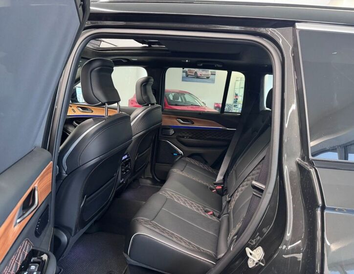 Jeep Grand Cherokee 8