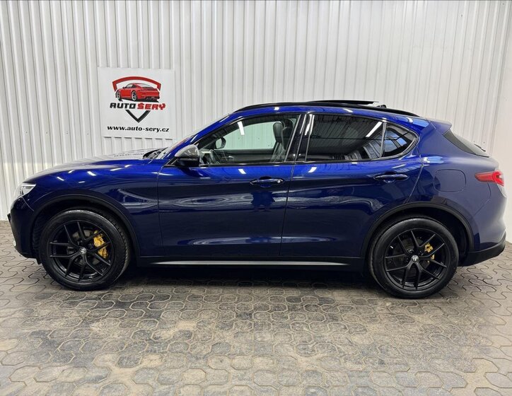 Alfa Romeo Stelvio 4