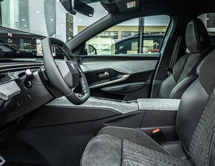 Peugeot 5008 SUV / Terénní 1,2 l 107 kw