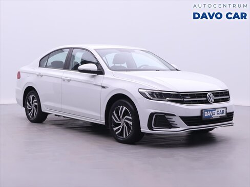 Volkswagen Bora Sedan / Limuzína 0,0 100 kw