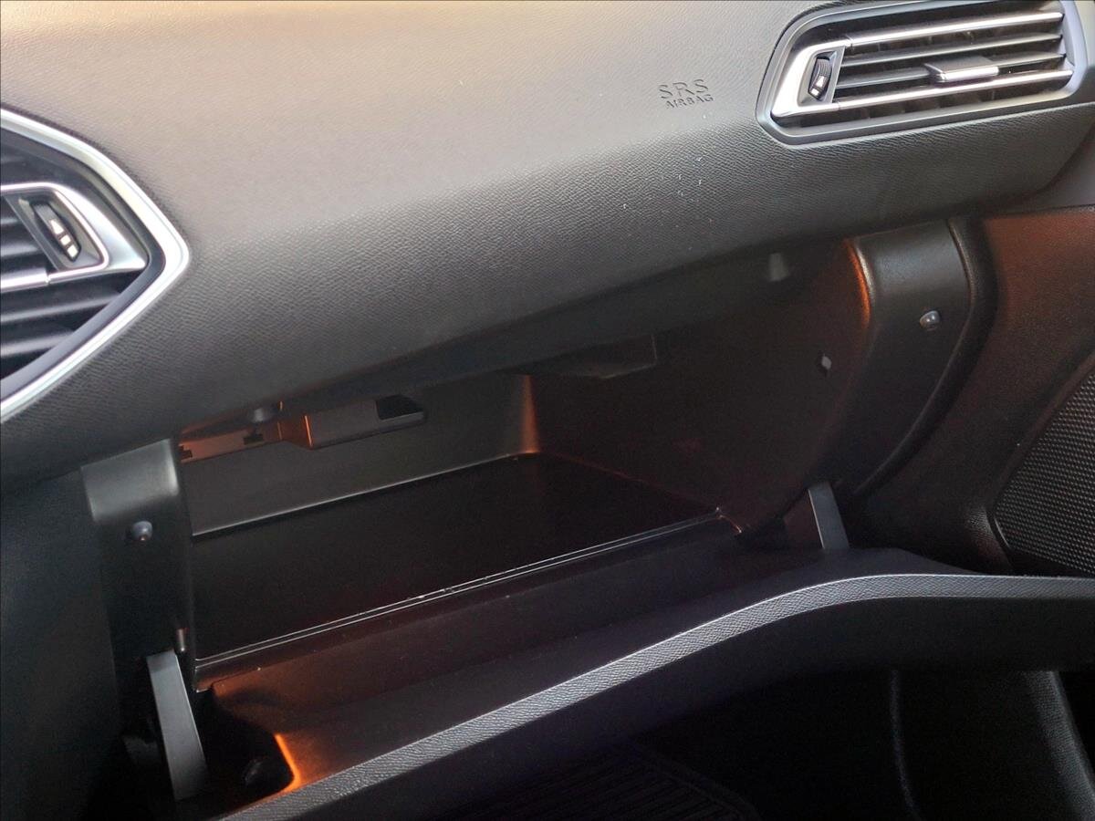 Peugeot 308 Hatchback 1,5 l 75 kw