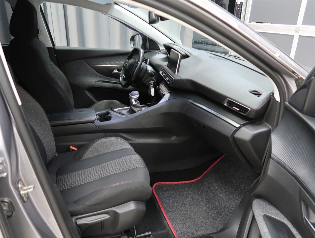 Peugeot 5008 Kombi 2,0 l 110 kw