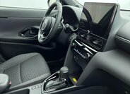 Toyota Yaris Cross 8