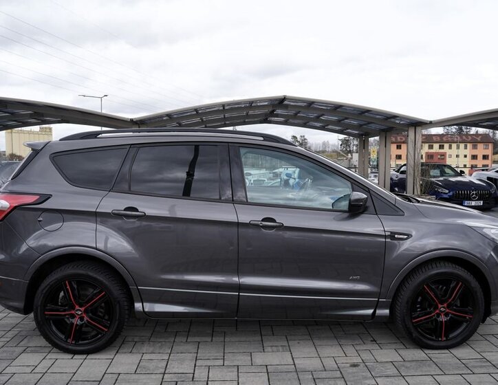Ford Kuga SUV / Terénní 2,0 l 132 kw