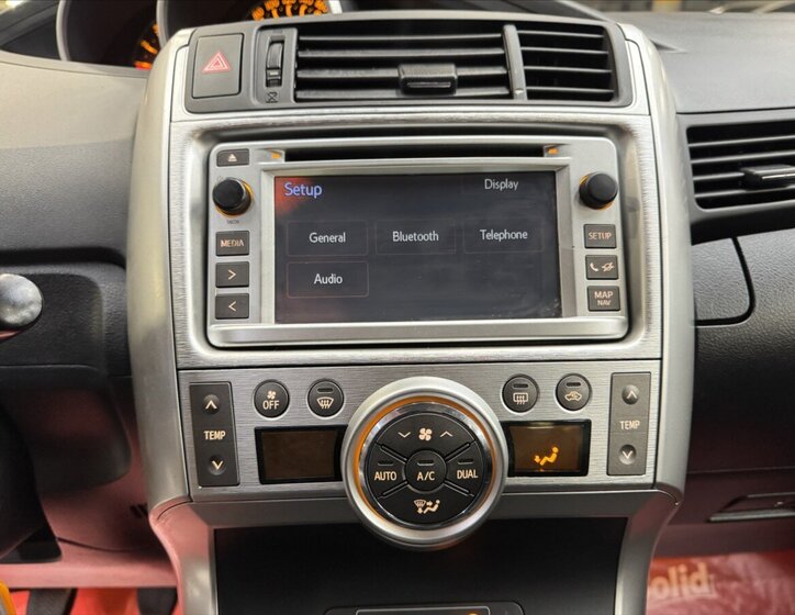 Toyota Verso Kombi 2,0 l 93 kw