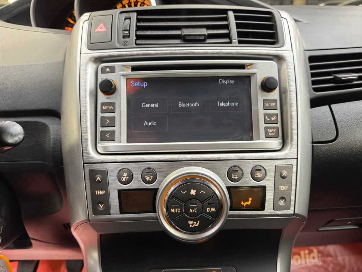 Toyota Verso Kombi 2,0 l 93 kw