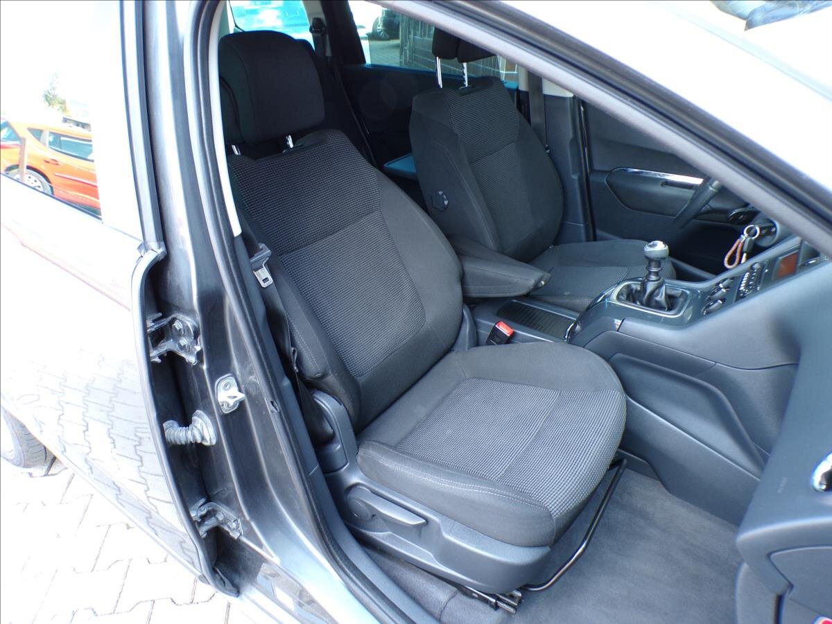 Peugeot 5008 Kombi 1,6 l 115 kw