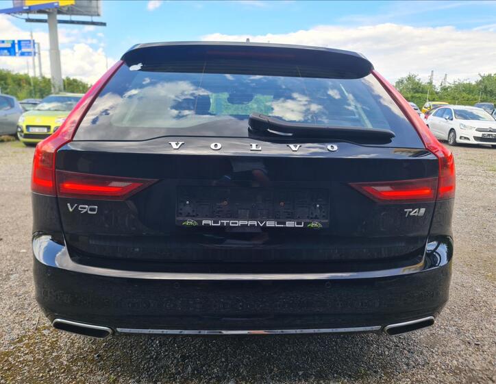 Volvo V90 6