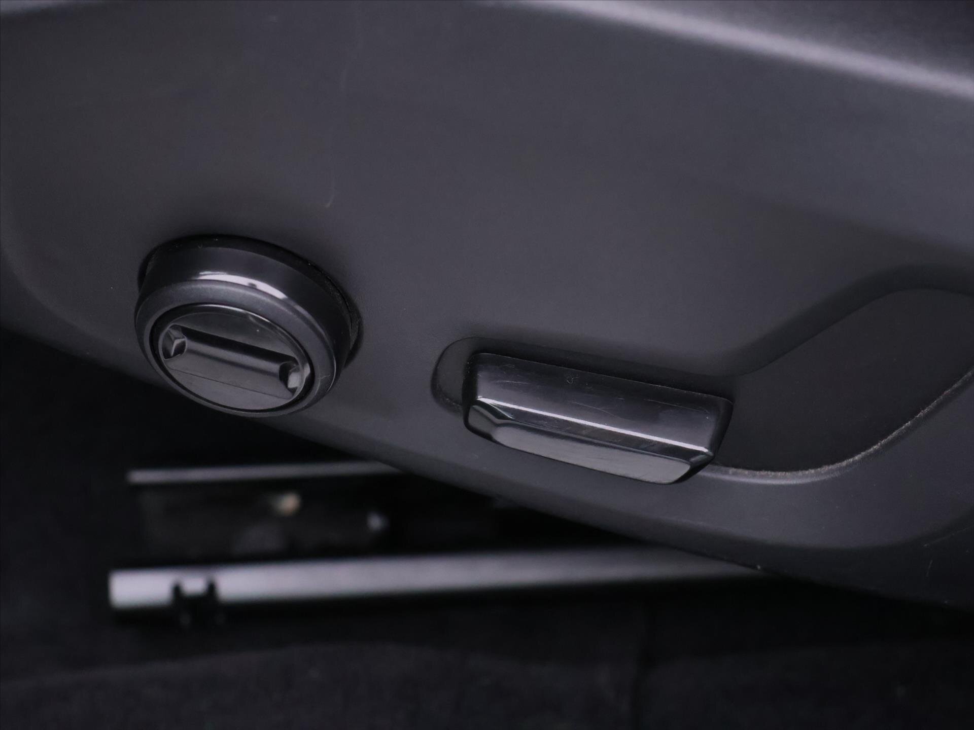 Volvo V60 Kombi 2,0 l 140 kw