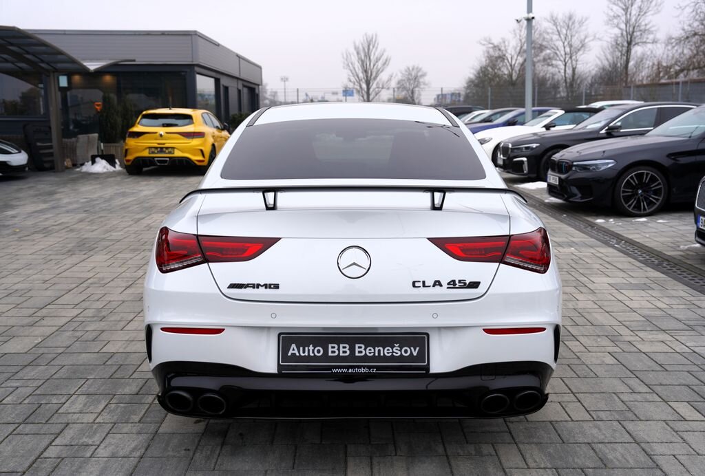 Mercedes-Benz CLA Sedan 2,0 l 340 kw