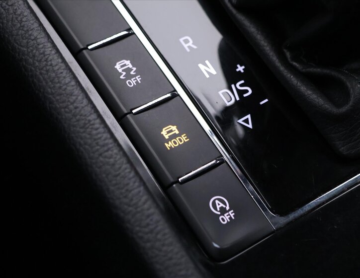 Škoda Superb Liftback 2,0 l 140 kw