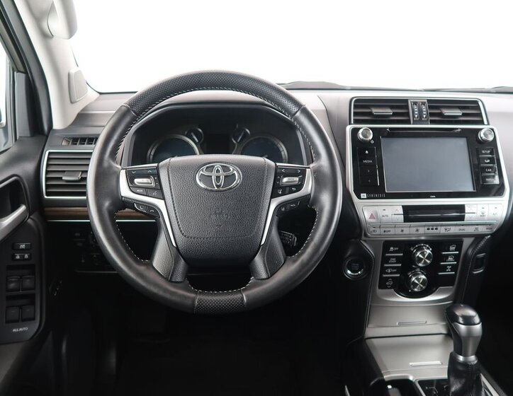 Toyota Land Cruiser 15