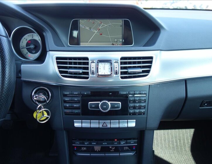 Mercedes-Benz Třídy E Sedan / Limuzína 2,1 l 125 kw