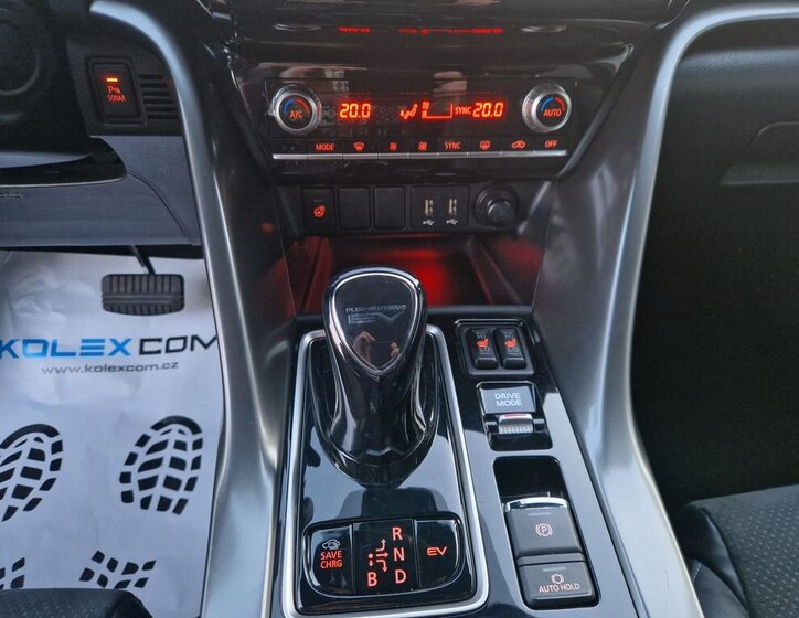 Mitsubishi Ostatní SUV / Terénní 2,4 l 138 kw