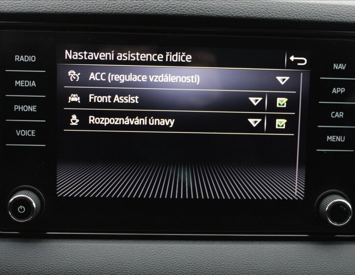 Škoda Karoq SUV / Terénní 1,5 l 110 kw