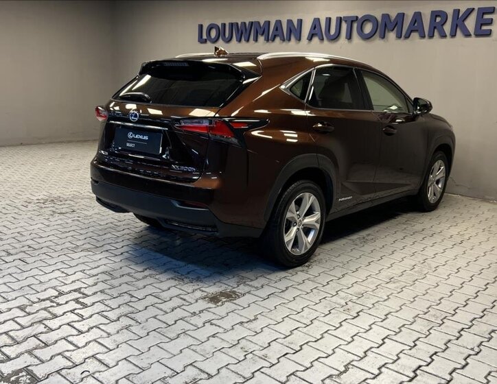 Lexus NX 300h SUV 2,5 l 145 kw