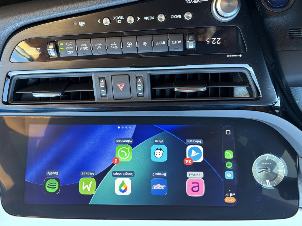 Lexus ES 300h Sedan / Limuzína 2,5 l 131 kw