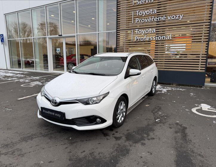 Toyota Auris Kombi 1,6 l 97 kw