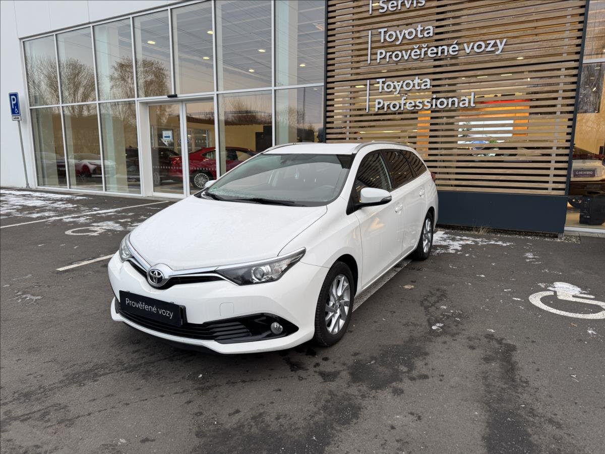 Toyota Auris Kombi 1,6 l 97 kw