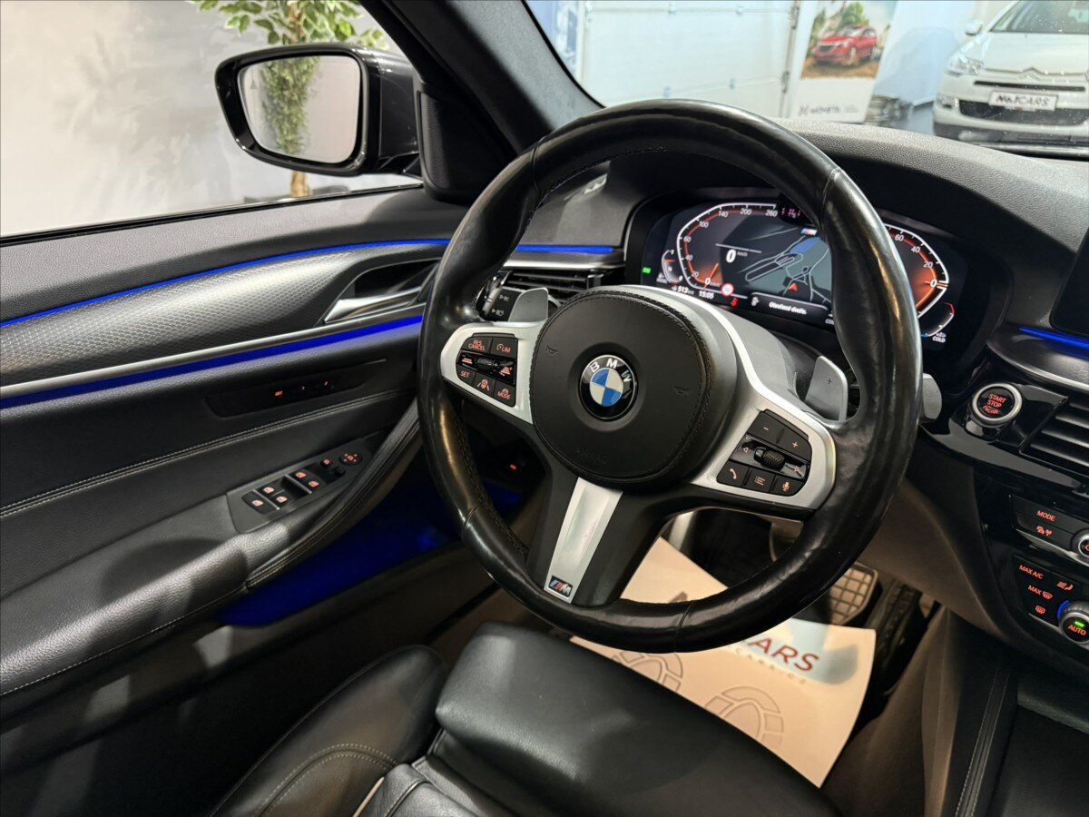 BMW Řada 5 Kombi 3,0 l 210 kw