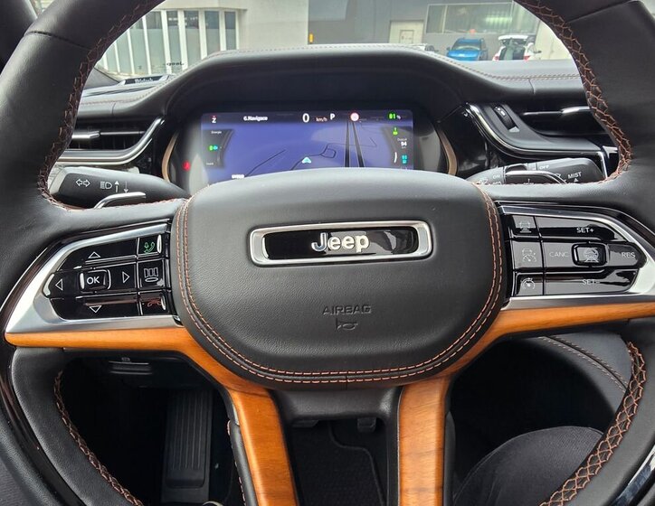 Jeep Grand Cherokee 18