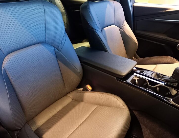 Toyota Camry Sedan 2,5 l 169 kw