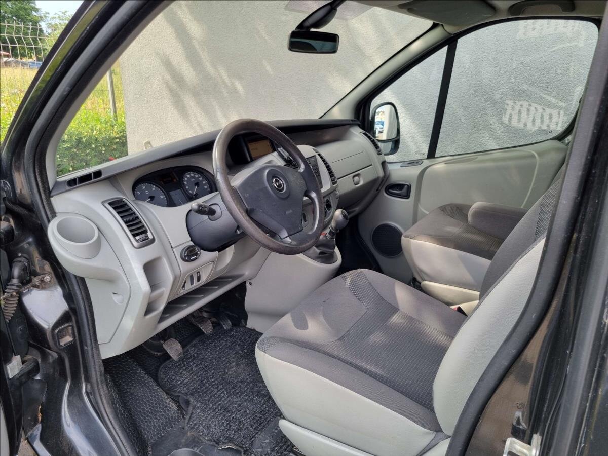 Opel Vivaro VAN / Minibus 2,5 l 107 kw