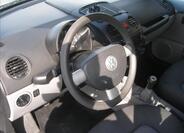 Volkswagen New Beetle 5