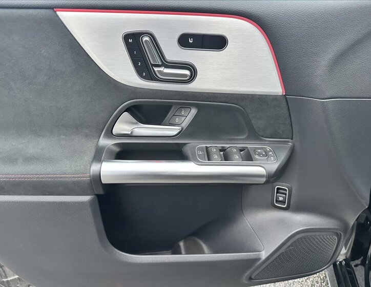 Mercedes-Benz Třídy B 12