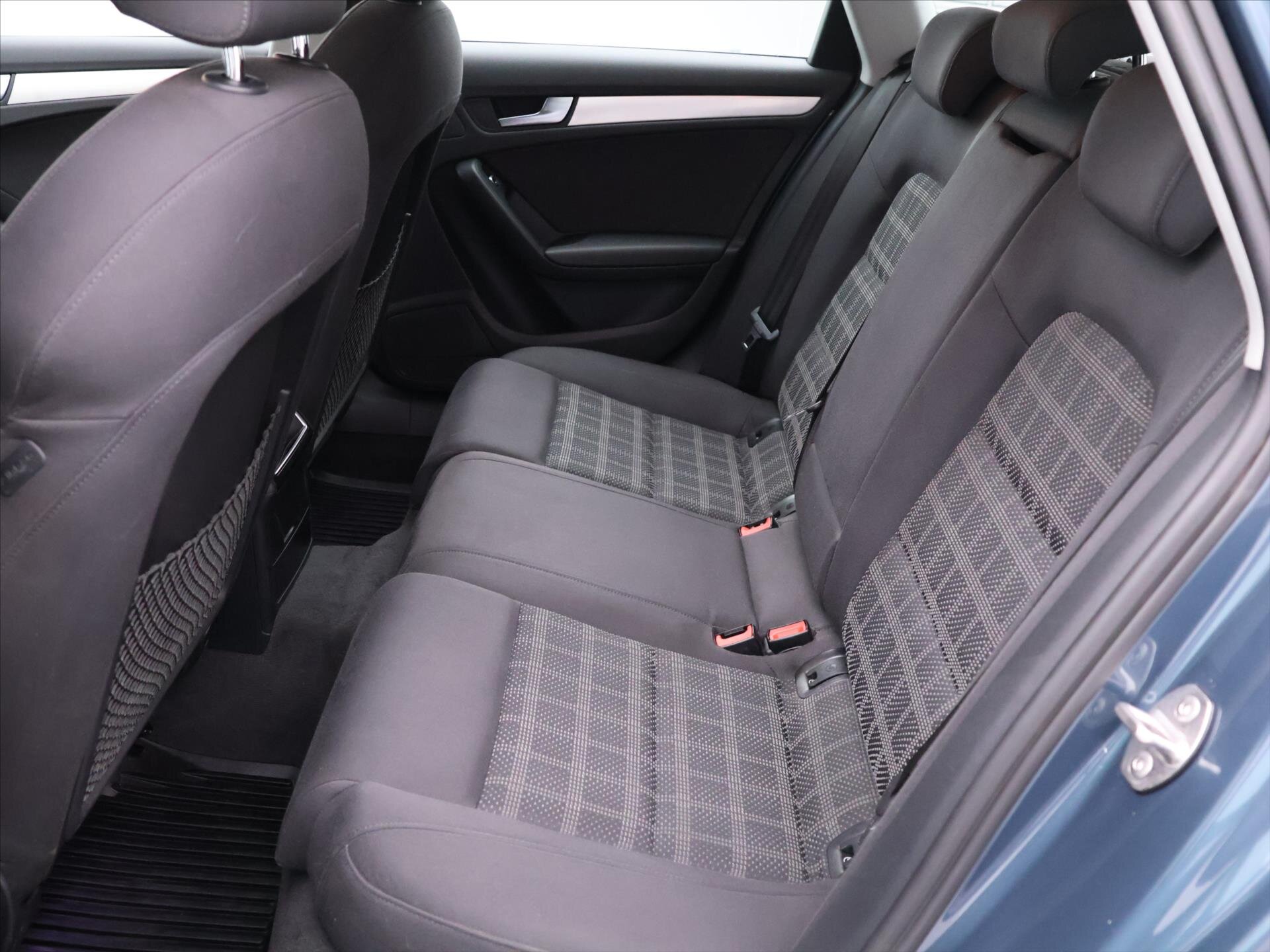 Audi A4 Kombi 2,0 l 140 kw