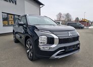 Mitsubishi Outlander SUV 2,4 l 225 kw